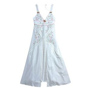 Elegant White Floral Embroidered Nightgown